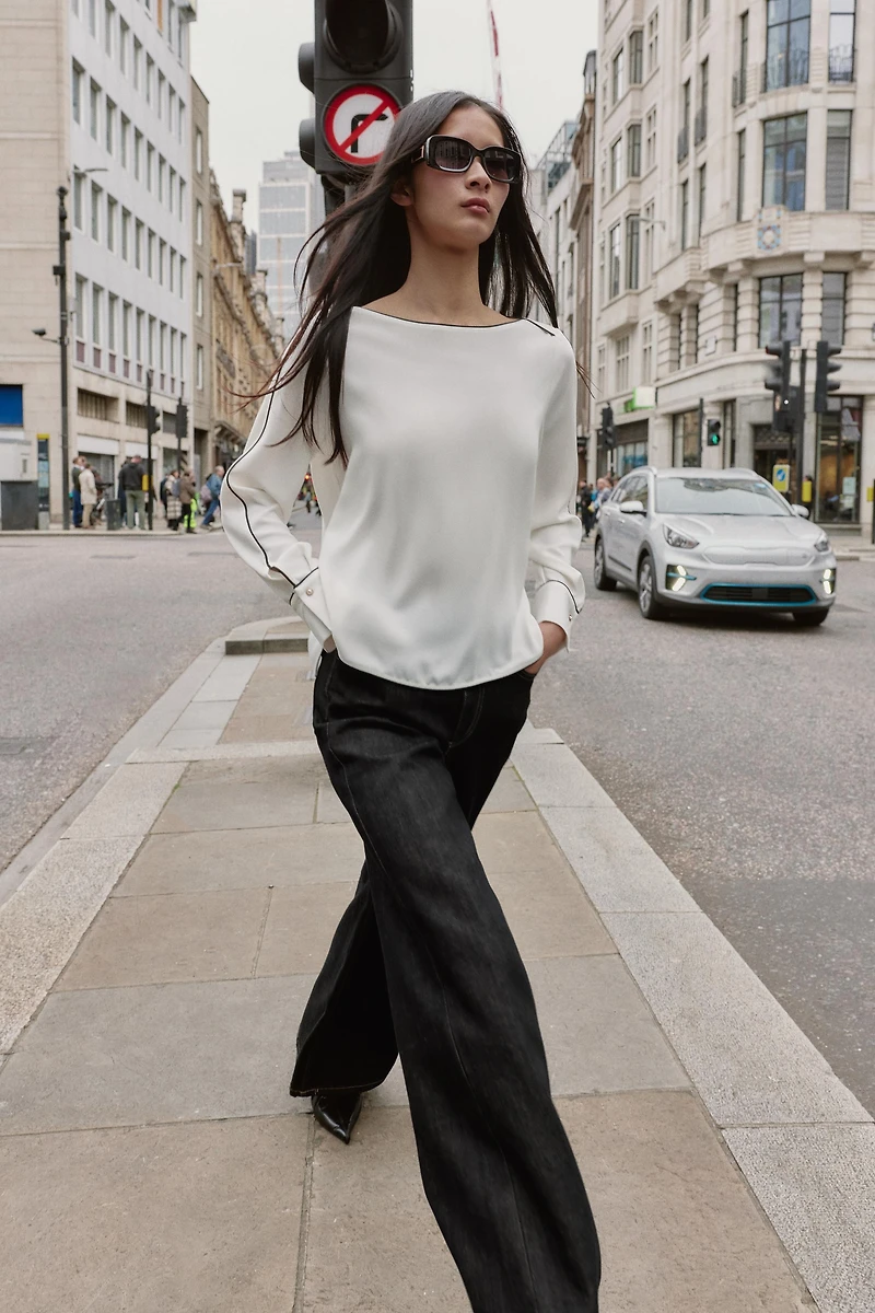 CONTRAST PIPING CREPE BLOUSE