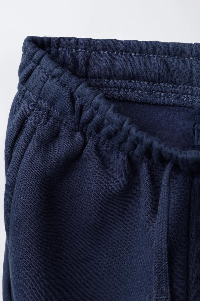 SWEATSHIRT AND JOGGER PANTS SET