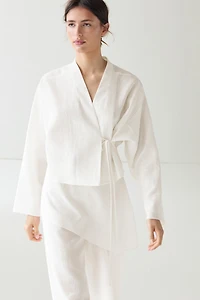 Total look textured short kimono