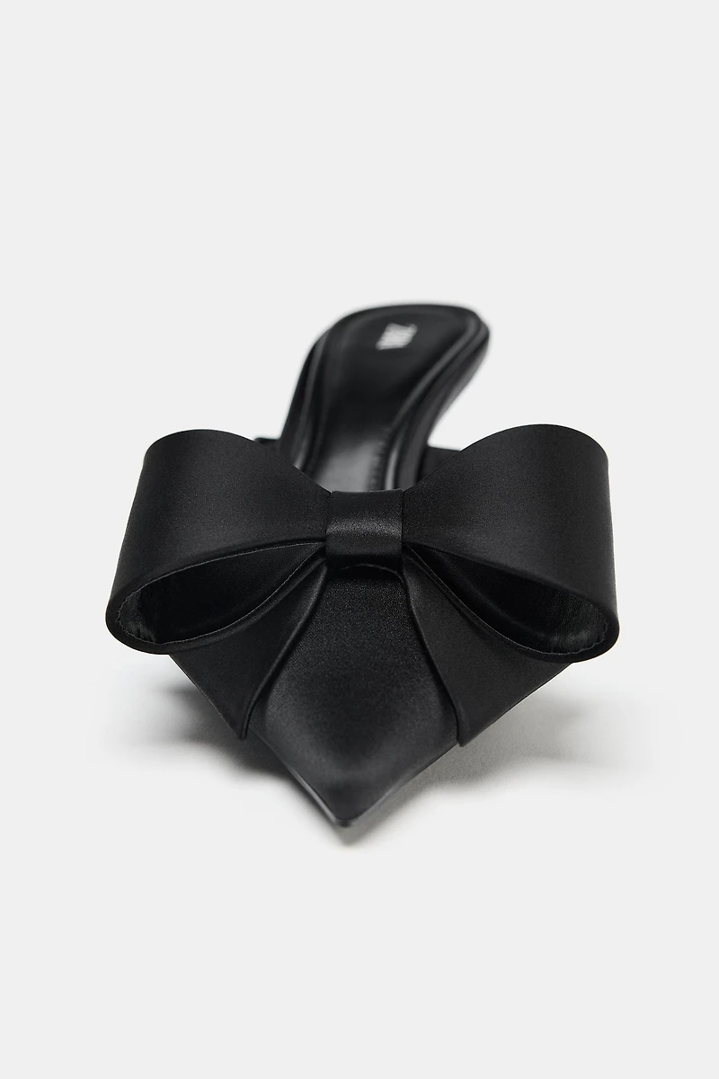 BOW HEELED MULES