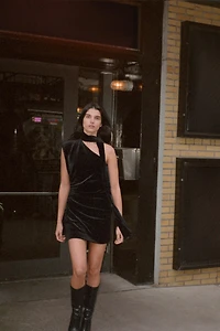 SHORT VELVET SCARF DRESS