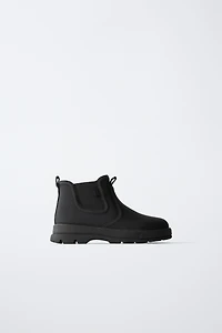 RUBBERIZED BOOTS