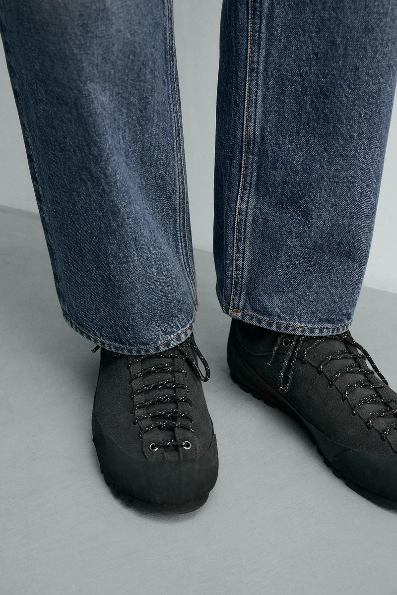BASKETS EN CUIR SEMELLE VIBRAM® AARON LEVINE X ZARA