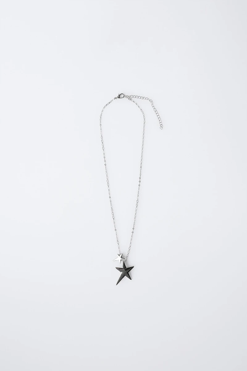 STAR PENDANT NECKLACE