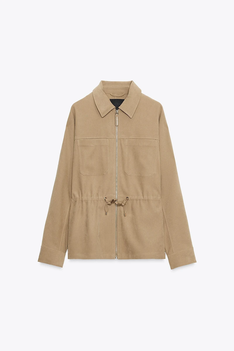 VESTE À POCHES ET TAILLE AJUSTABLE