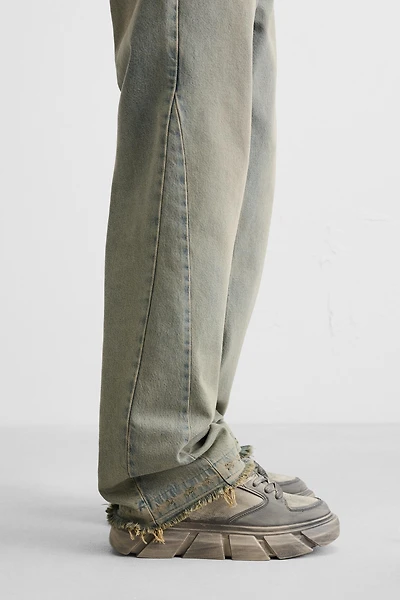 THICK-SOLED SNEAKERS