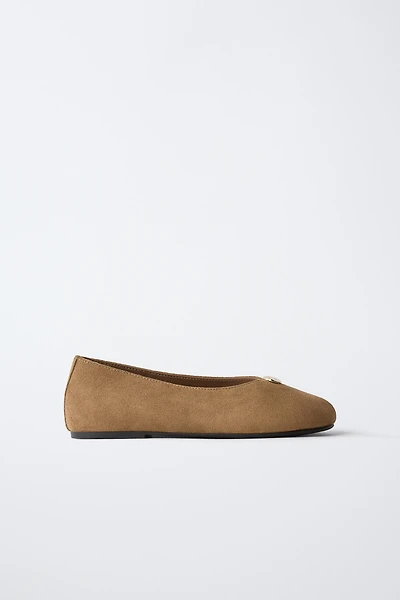 BALLET FLATS WITH APPLIQUÉ