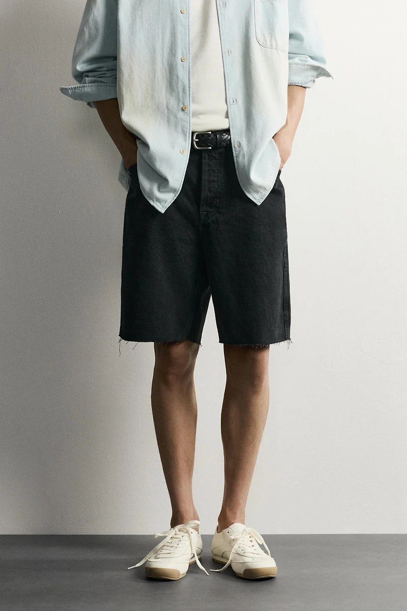 STRAIGHT FIT DENIM SHORTS