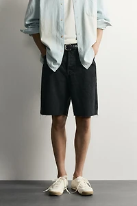 STRAIGHT FIT DENIM SHORTS