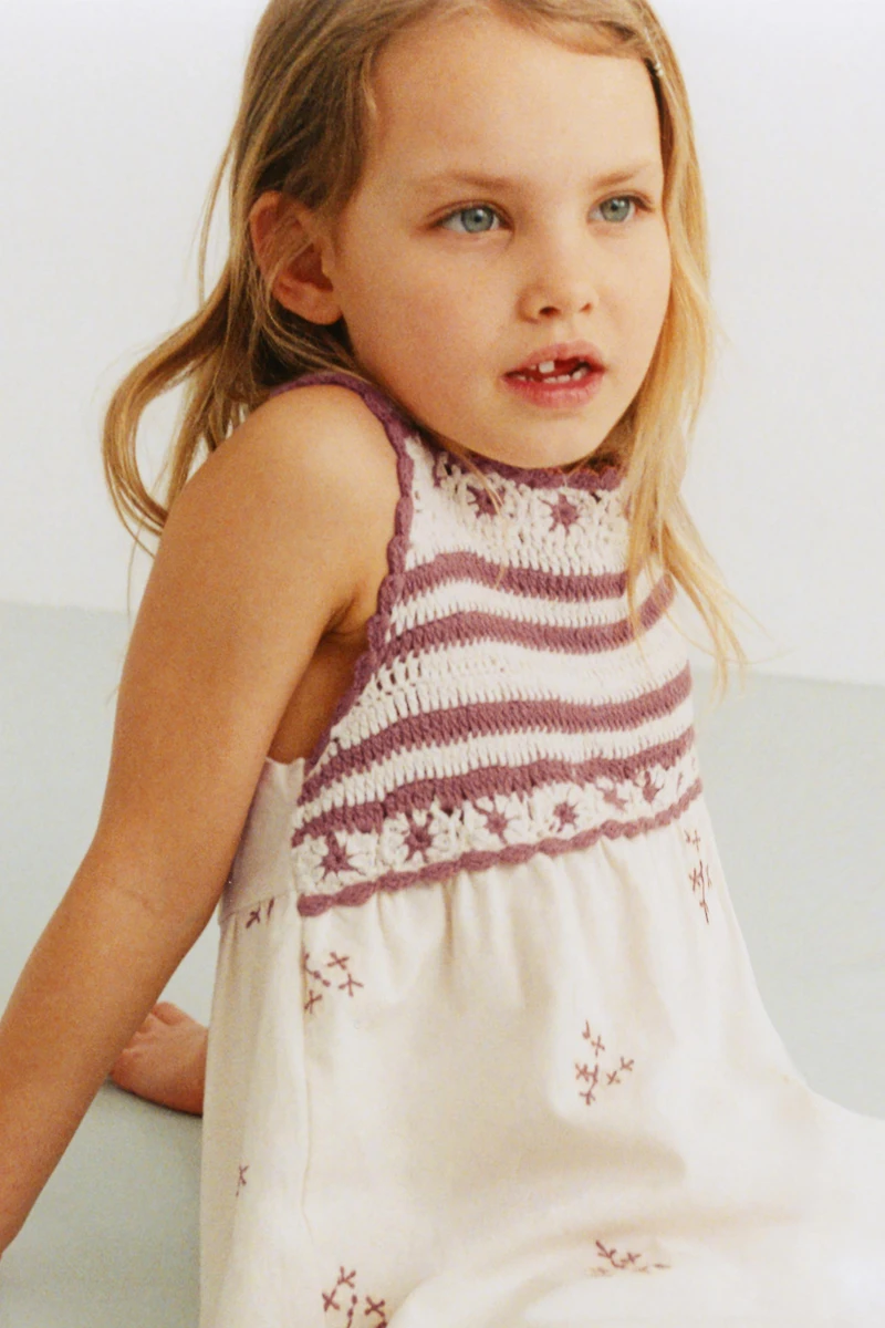 COMBINAISON COURTE EN MAILLE CROCHET ET BRODERIES