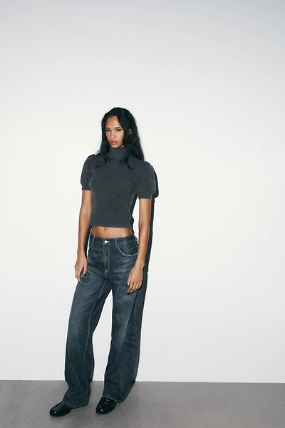 HAUT EN MAILLE À MANCHES COURTES BOUFFANTES