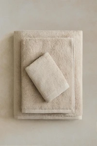 EXTRA SOFT COTTON BATH TOWEL (700 GXM²)