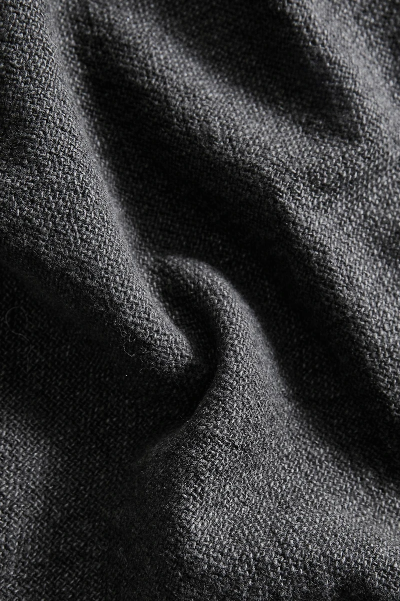 LINEN PLACEMAT WITH FRAYED EDGE