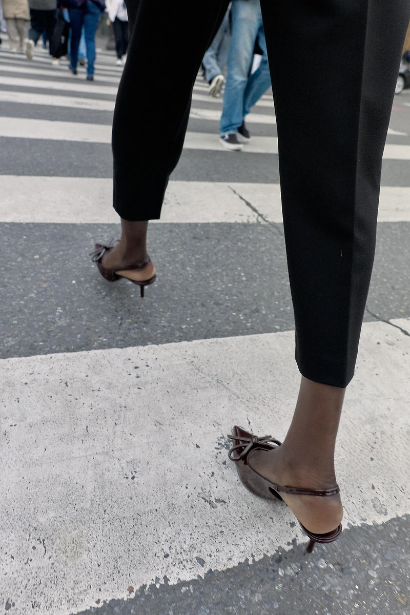 CHAUSSURES À TALONS ET NŒUD