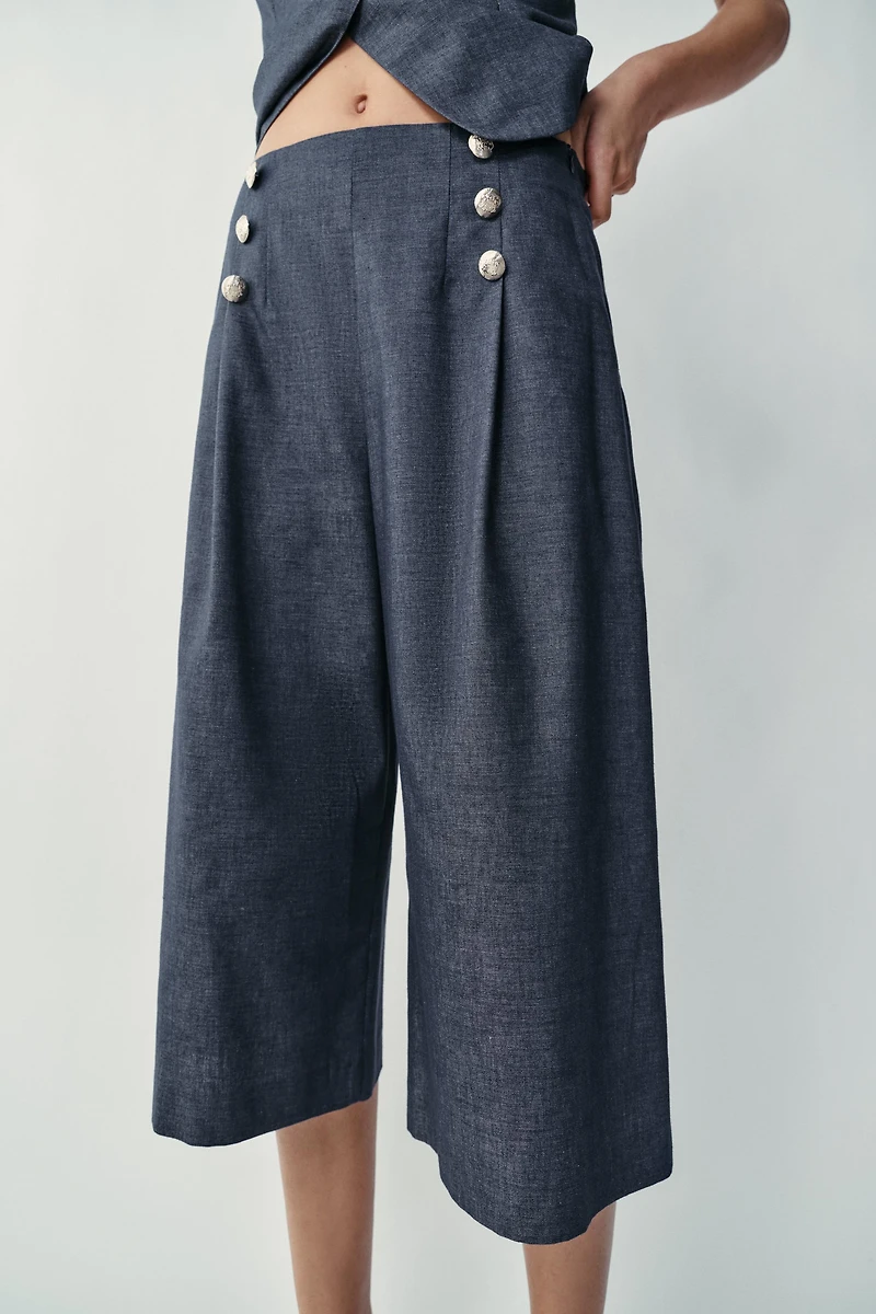 SHORT LONG À BOUTONS EN LIN