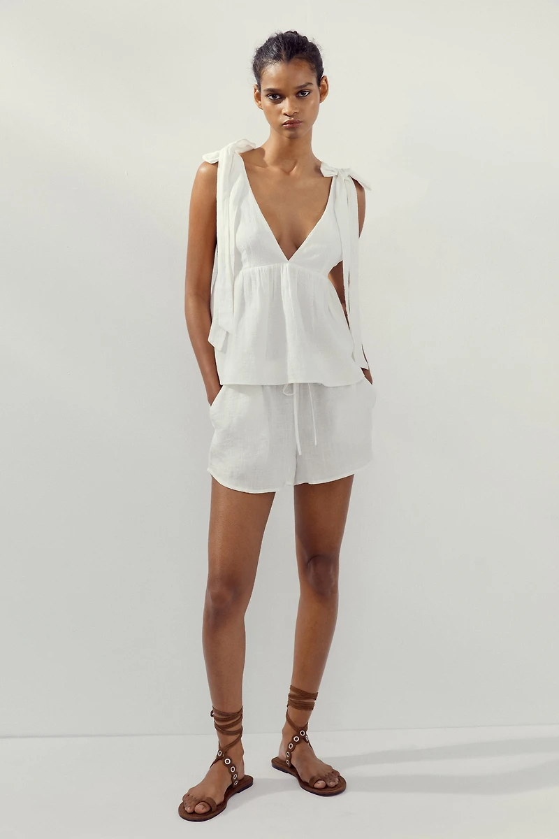 TOP À LACETS