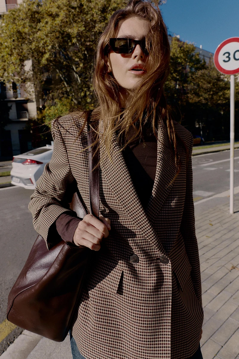 OVERSIZED DOUBLE-BREASTED BLAZER