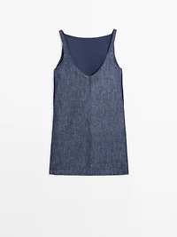 Short dress with low-cut back
