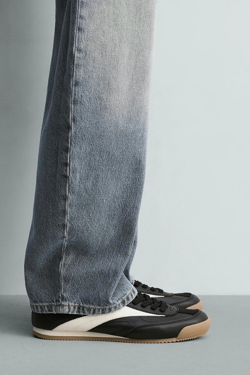 RETRO STYLE SNEAKERS