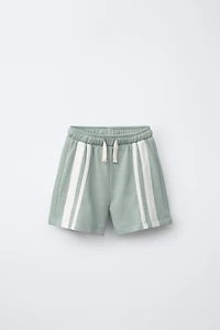 SHORT À BANDES LATÉRALES