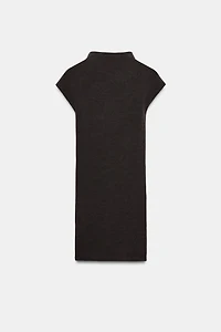 ROBE COURTE À COL CHEMINÉE