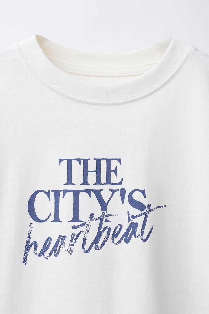 DOUBLE SLEEVE CONTRAST TEXT T-SHIRT