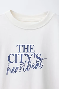 DOUBLE SLEEVE CONTRAST TEXT T-SHIRT
