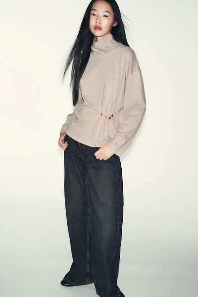 SOFT METAL APPLIQUÉ TOP