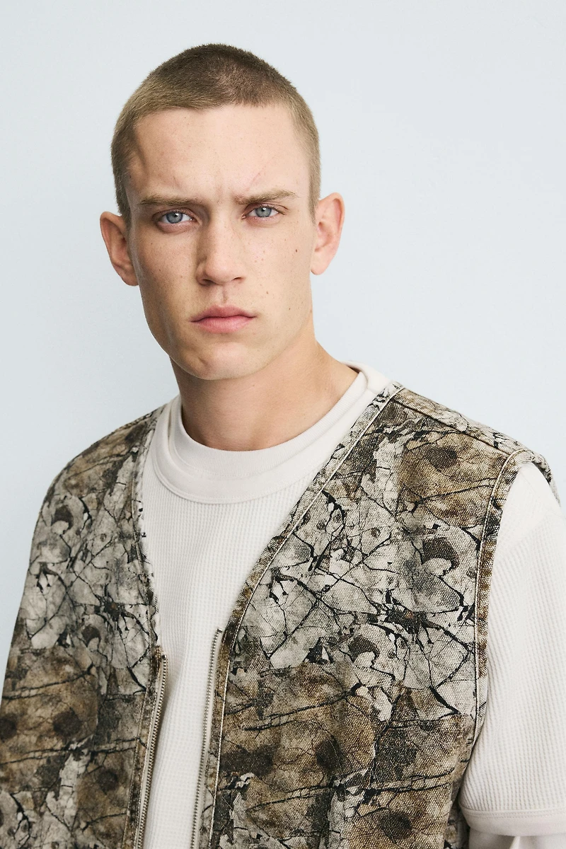 ABSTRACT PRINT QUILTED VEST