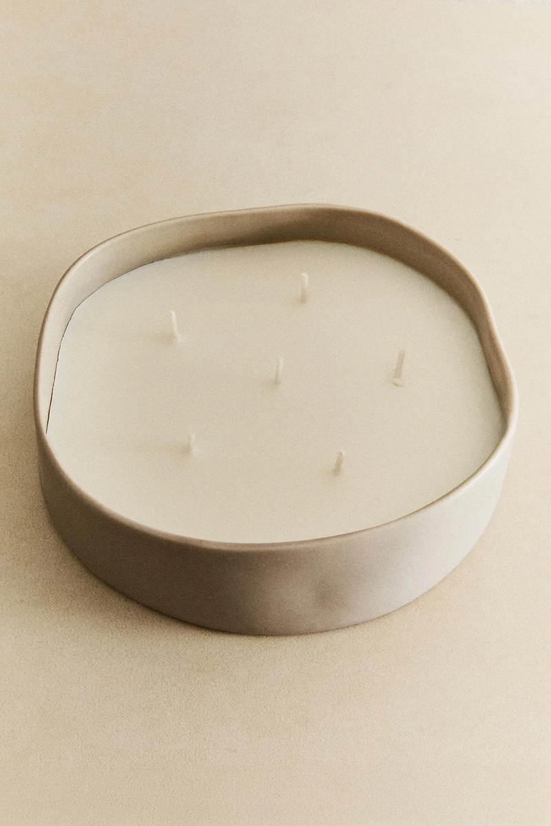 (590 g) BOUGIE PARFUMÉE FLEUR DE NOVEMBRE
