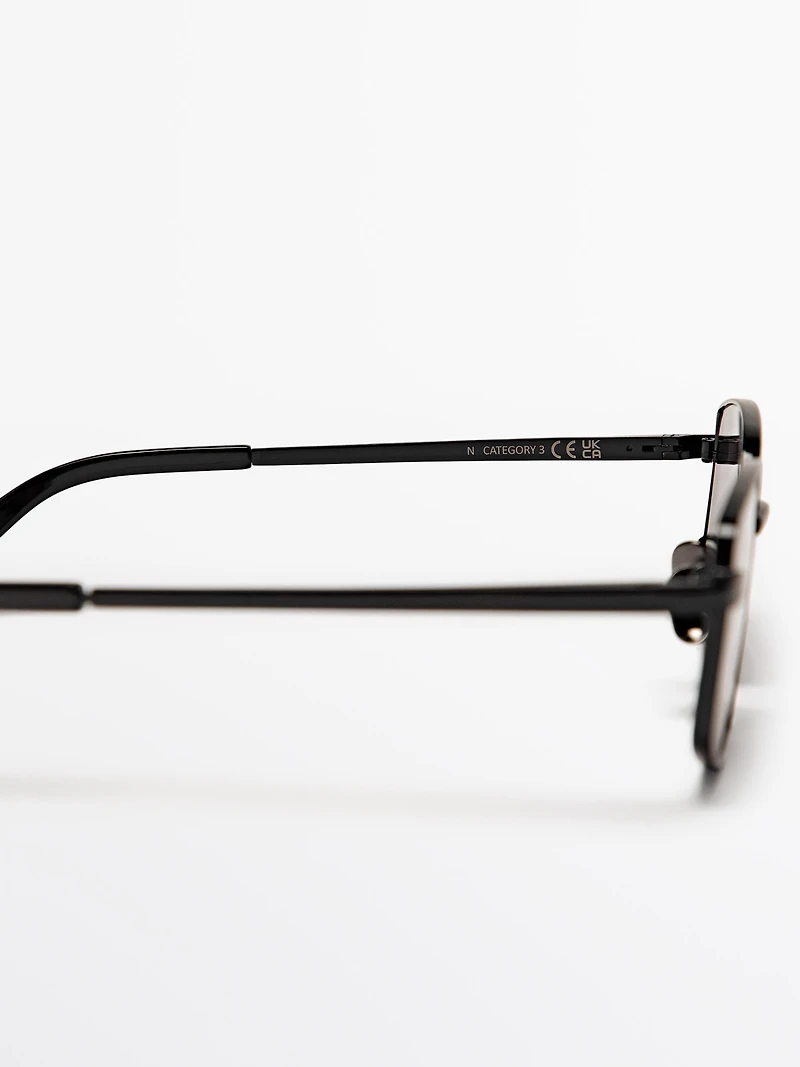 Metallic sunglasses