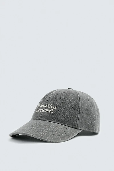 CASQUETTE BRODERIE CONTRASTE