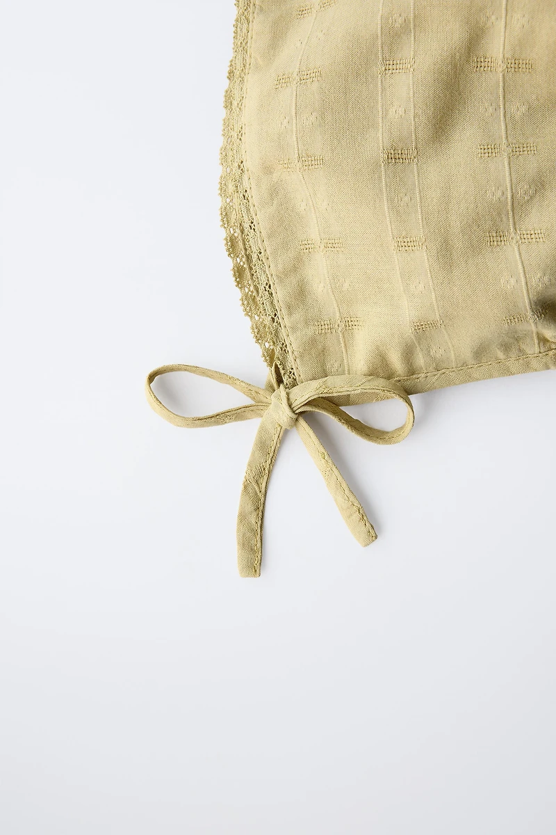 BONNET DENTELLE BRODERIE
