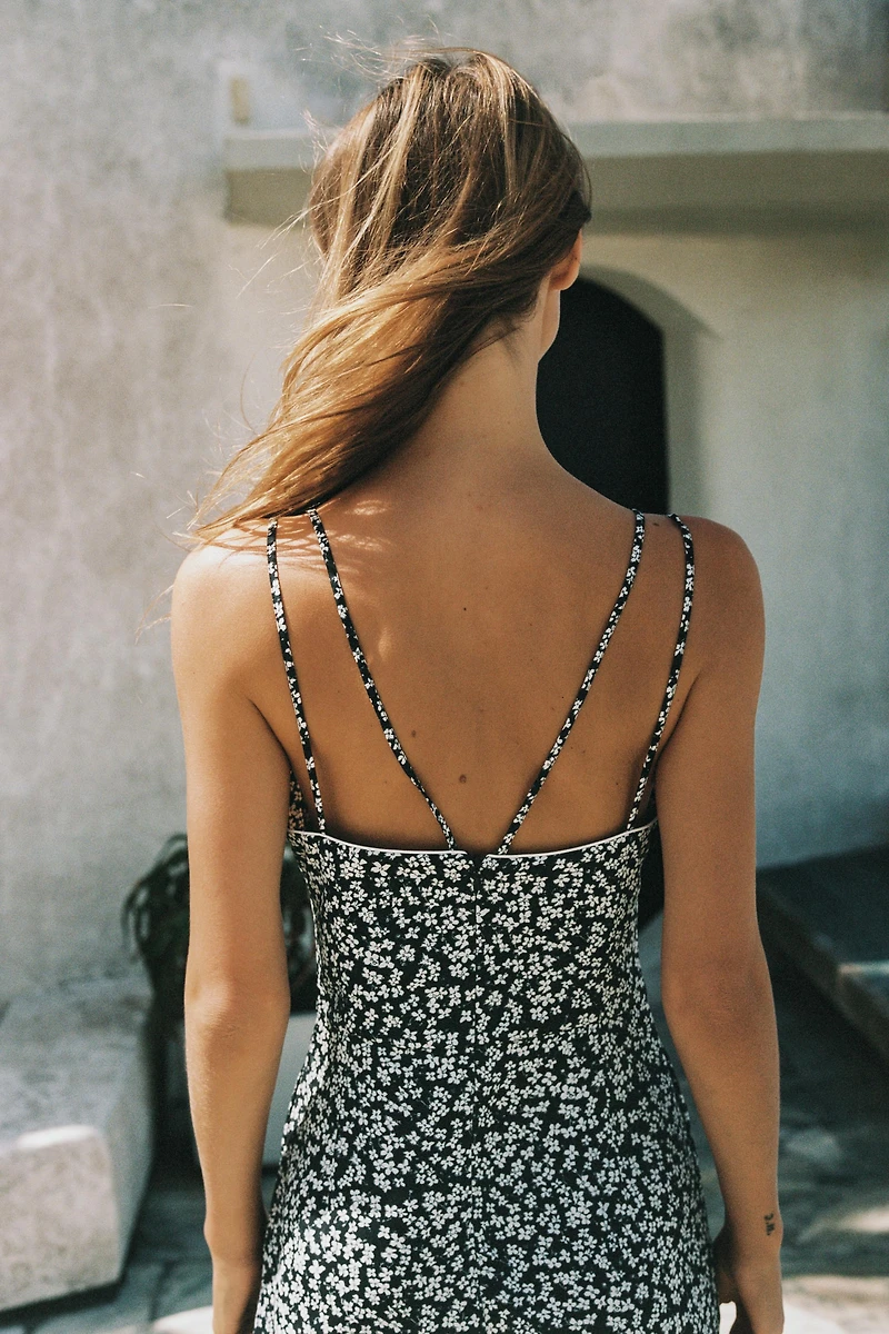FLORAL PRINT STRAPPY JUMPSUIT