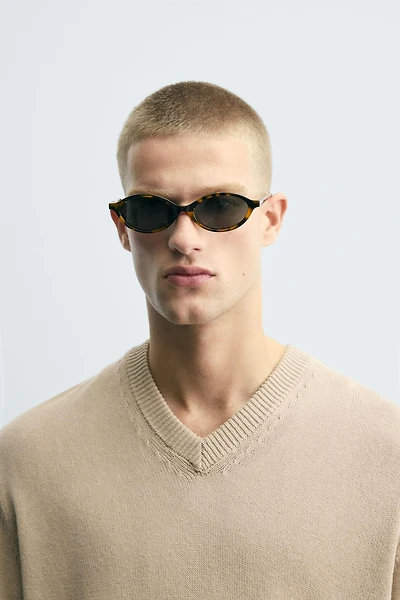 LUNETTES DE SOLEIL OVALES