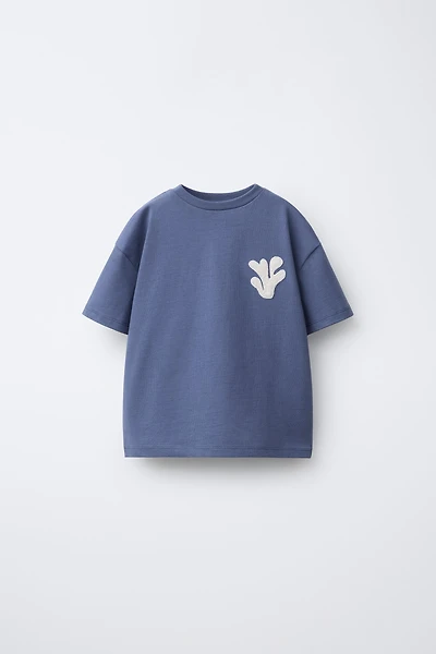 CROCHET APPLIQUÉ T-SHIRT