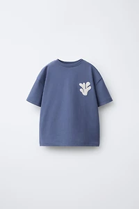 CROCHET APPLIQUÉ T-SHIRT