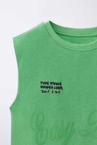 RAISED TEXT SLEEVELESS T-SHIRT
