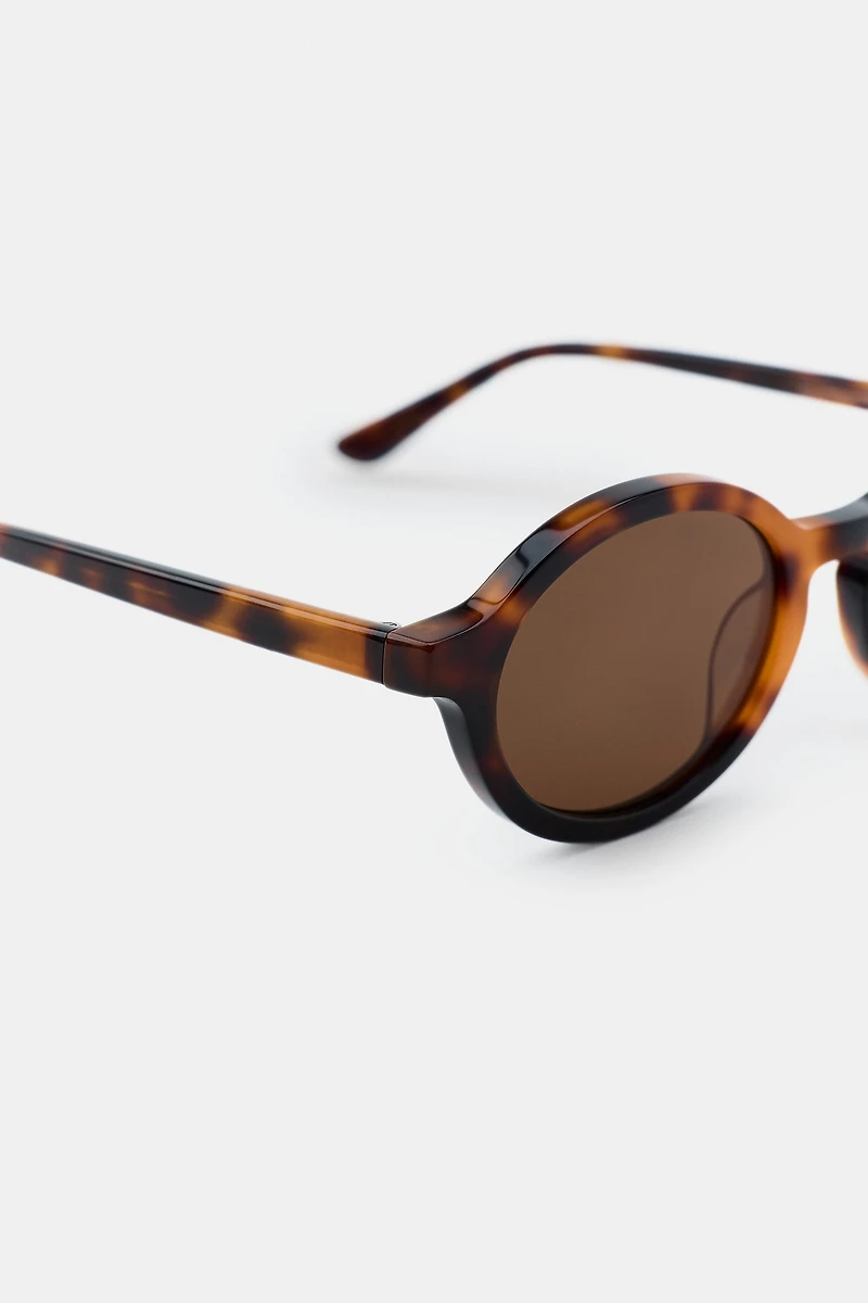 OVAL PLASTIC SUNGLASSES