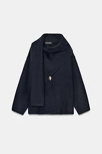 MANTEAU COURT AVEC ÉCHARPE EN MAILLE