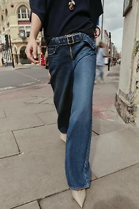 MID-RISE BELTED WIDE LEG JEANS
