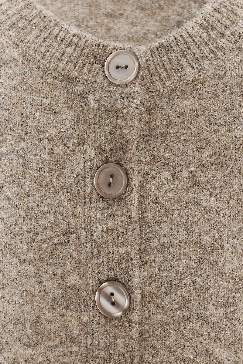 BUTTON CARDIGAN