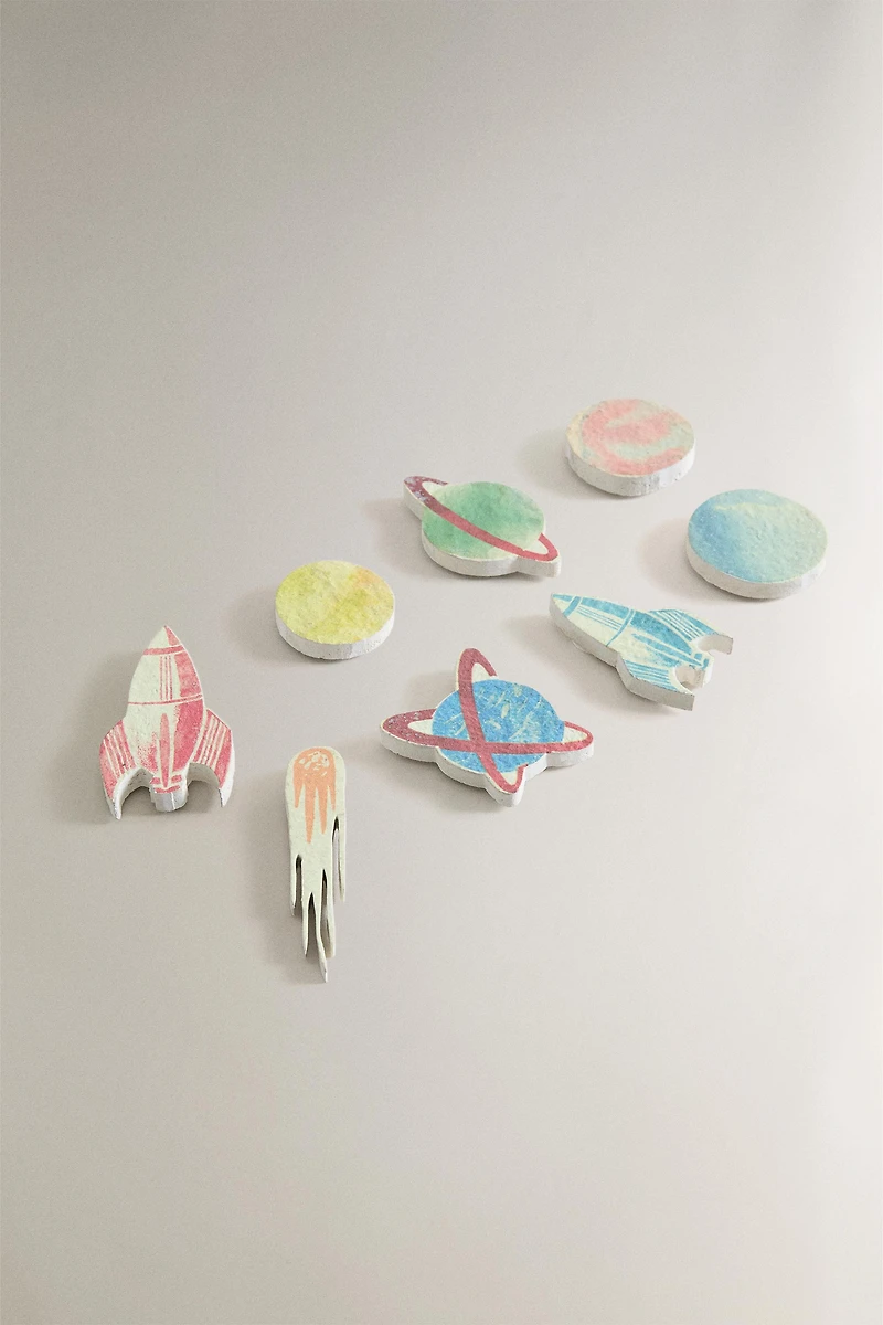 KIDS' GLOW-IN-THE-DARK SPACE STICKERS