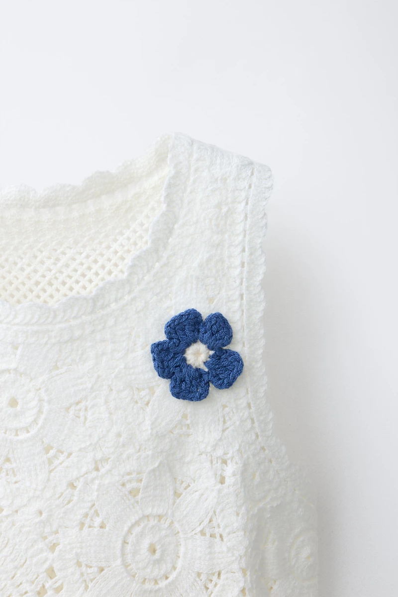 TOP EN CROCHET À FLEURS