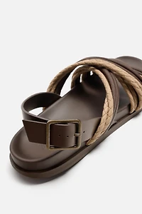 CONTRASTING STRAP SANDALS