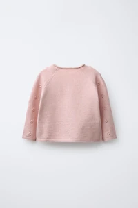 PULL EN MAILLE À FLEURS BRODÉES