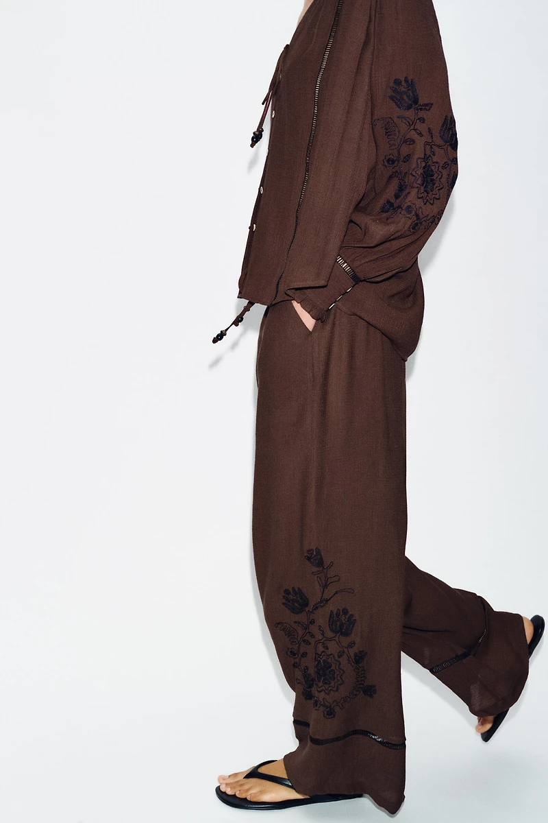 WIDE-LEG PANTS WITH LACE EMBROIDERY