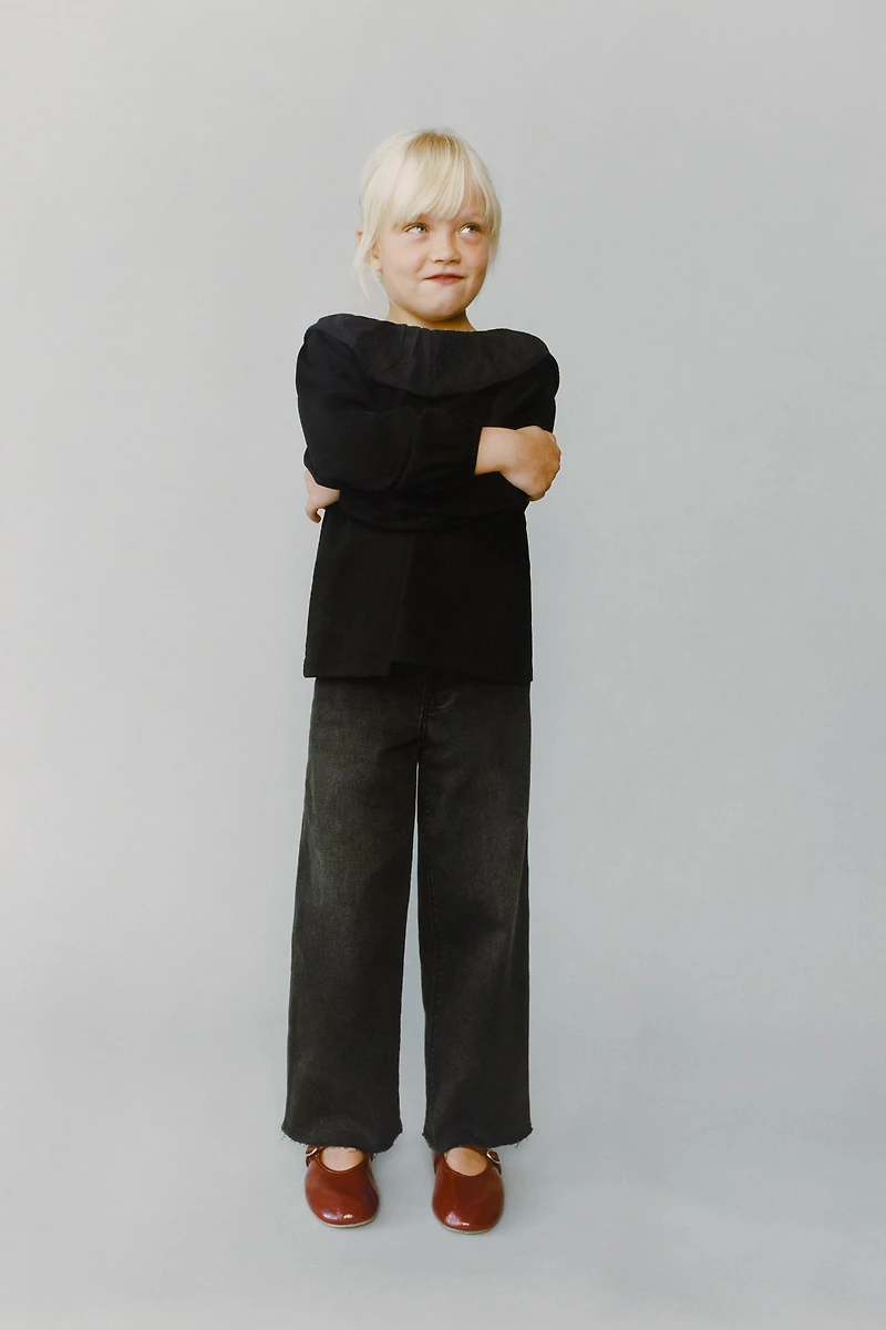 EMBROIDERED PETER PAN COLLAR T-SHIRT