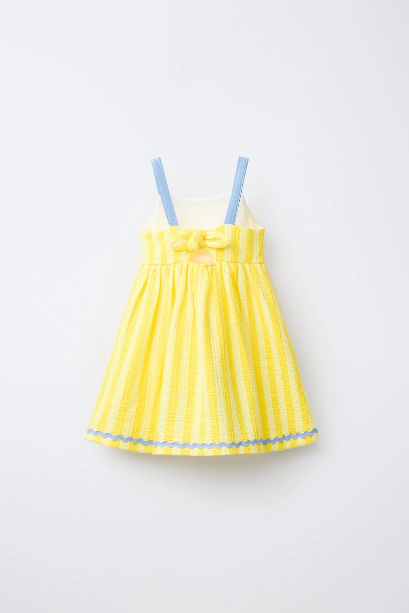 CONTRAST WAVE TRIM PRINT DRESS