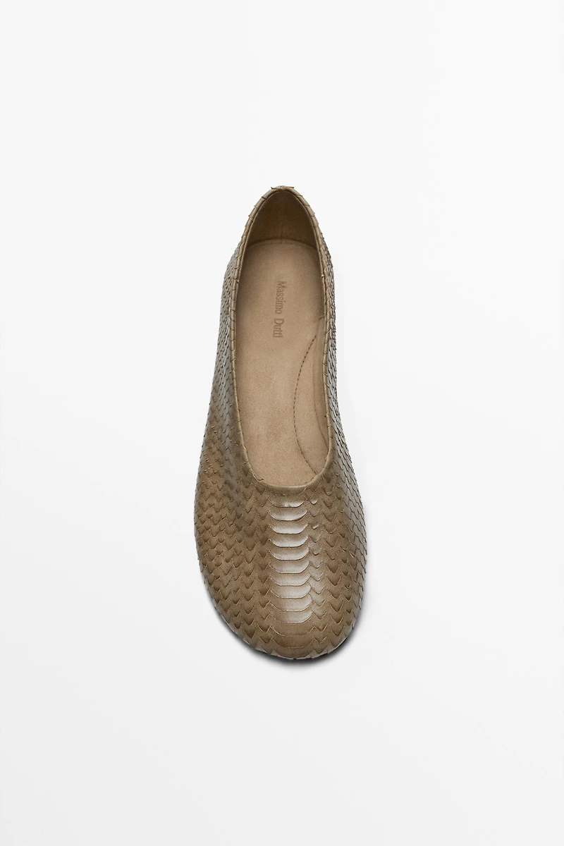Round toe leather ballerinas
